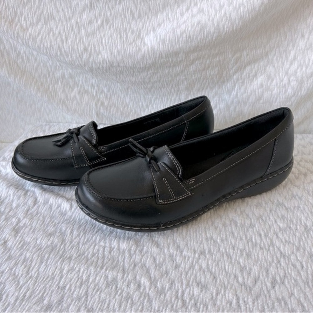 Clarks Collection Size 9 Black Leather Tassel Loafer Flats Ultimate Comforts - Picture 4 of 8